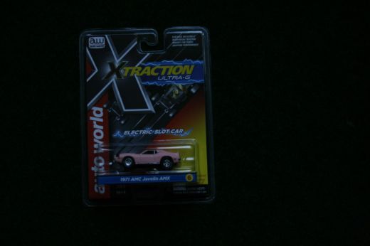 Auto World XTraction Ultra.G 1971 AMC Javelin AMX pink Artnr. SC373-6p