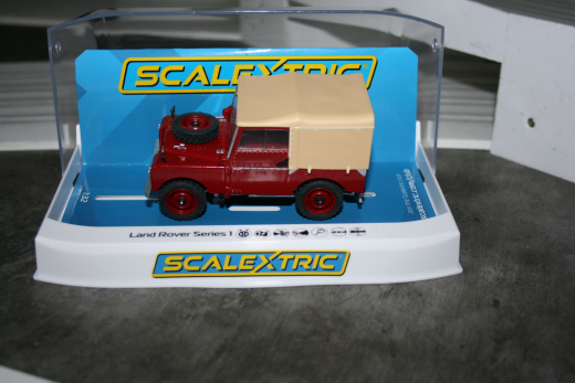 1:32 Scalextric Land Rover Series 1 rot Artnr. C4493