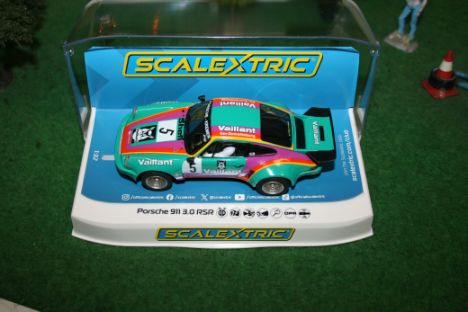 Scalextric Porsche 911 RSR 3.0 Vaillant Artnr. C4439